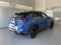 Neu VW T-Roc R-line 150 PS (110 kW) 2026 [7xa1] celestial blue metallic / dach schwarz SUV