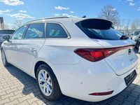 Używany Seat Leon Style 150 KM (110 kW) 2022 Biały Sedan/Limuzyna