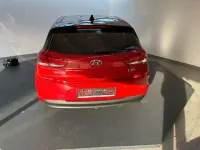 Gebraucht Hyundai i30 Premium 140 PS (102 kW) 2017 Rot Limousine