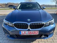 Gebraucht BMW 330e Advantage 292 PS (214 kW) 2021 Blau Kombi