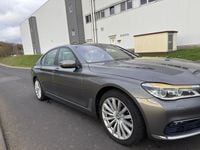Gebraucht BMW 750 Sport Line 449 PS (330 kW) 2016 Grau Limousine
