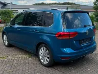 Gebraucht VW Touran Highline 150 PS (110 kW) 2015 Caribbean blue metallic Van / Kleinbus