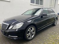 Second-hand Mercedes E200 Elegance 136 CP (100 kW) 2012 Negru Berlinǎ