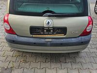 Second-hand Renault Clio II 75 CP (55 kW) 2001 Bej Berlinǎ