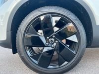 Neu Volvo XC40 Plus 163 PS (119 kW) 2025 Crystal weiß perleffekt SUV