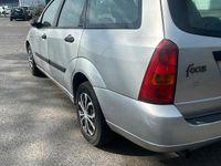 Gebraucht Ford Focus 75 PS (55 kW) 2001 Silber Kombi