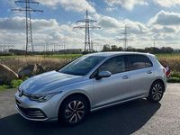 Gebraucht VW Golf VIII Active 131 PS (96 kW) 2021 Silber Limousine