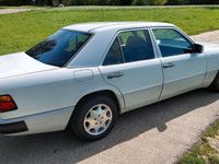 Gebraucht Mercedes E400 279 PS (205 kW) 1992 Weiß Limousine