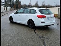 Gebraucht Opel Astra Edition 165 PS (121 kW) 2013 Weiß Kombi