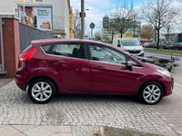 Gebraucht Ford Fiesta Titanium 97 PS (71 kW) 2010 Rot Kleinwagen