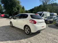 Gebraucht Peugeot 208 Active 82 PS (60 kW) 2012 Weiß Kleinwagen
