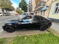 Gebraucht BMW 318 143 PS (105 kW) 2011 Schwarz Limousine