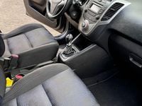 Gebraucht Hyundai ix20 Classic 90 PS (66 kW) 2011 Grau Kleinwagen