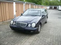 Gebraucht Mercedes E240 170 PS (125 kW) 2003 Blau Kombi