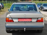 Gebraucht Mercedes E200 118 PS (86 kW) 1989 Silber Limousine