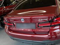 Gebraucht BMW 530e 292 PS (214 kW) 2022 Rot Limousine