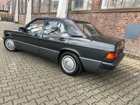 Gebraucht Mercedes 190 122 PS (89 kW) 1992 Schwarz Limousine
