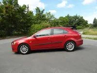 Gebraucht Mitsubishi Lancer Sportback 117 PS (86 kW) 2012 Rot Limousine