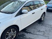 Gebraucht Ford Focus 101 PS (74 kW) 2014 Weiß Kombi