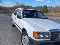 Gebraucht Mercedes 200 105 PS (77 kW) 1987 Weiß Limousine