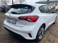 Gebraucht Ford Focus 120 PS (88 kW) 2022 Weiß Limousine