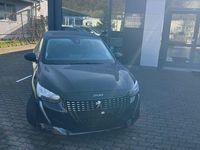 Gebraucht Peugeot 208 Active 102 PS (75 kW) 2022 Schwarz Kleinwagen