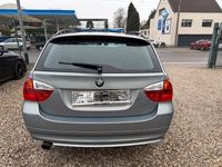 Gebraucht BMW 318 Advantage 129 PS (94 kW) 2007 Schwarz Kombi