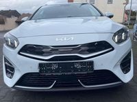 Gebraucht Kia Ceed Sportswagon Inspiration 105 PS (77 kW) 2022 (wd) cararraweiss Kombi