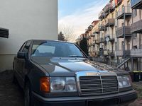 Gebraucht Mercedes E230 132 PS (97 kW) 1991 Grau Limousine