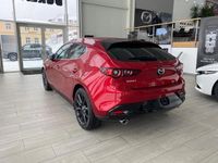 Neu Mazda 3 Homura-Line 140 PS (102 kW) 2026 Rot Limousine