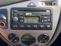 Gebraucht Ford Focus 100 PS (73 kW) 2004 Silber Limousine