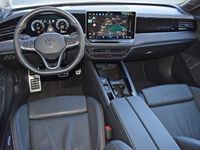 Gebraucht VW Passat R-line 150 PS (110 kW) 2024 Grau Kombi