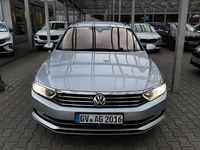 Gebraucht VW Passat Comfortline 120 PS (88 kW) 2018 Silber Kombi