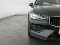 Gebraucht Volvo V60 CC Pro 197 PS (144 kW) 2022 Pine grey Kombi