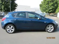 Gebraucht Opel Astra Design Edition 101 PS (74 kW) 2011 Ozean blau (p2) Limousine