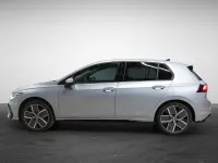 Gebraucht VW Golf VIII R-line 150 PS (110 kW) 2025 Silber (oyster silver metallic) Limousine