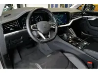 Gebraucht VW Touareg Basis 231 PS (169 kW) 2025 Silber SUV