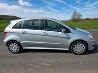 Gebraucht Mercedes B180 109 PS (80 kW) 2009 Silber Van / Kleinbus