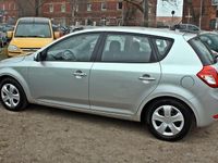 Second-hand Kia Ceed 90 CP (66 kW) 2012 Argintiu Hatchback