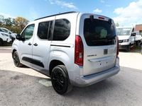 Neu Fiat Doblò 131 PS (96 kW) 2025 Maestro grau metallic Van / Kleinbus