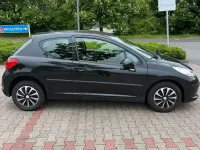 Gebraucht Peugeot 207 75 PS (55 kW) 2009 Schwarz Kleinwagen