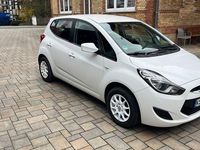 Gebraucht Hyundai ix20 Edition 90 PS (66 kW) 2012 Weiß Kleinwagen
