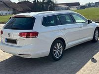 Gebraucht VW Passat Comfortline 150 PS (110 kW) 2015 Weiß Kombi