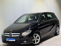Gebraucht Mercedes B200 156 PS (114 kW) 2014 Kosmosschwarz Van / Kleinbus