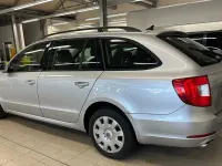 Gebraucht Skoda Superb 140 PS (102 kW) 2010 Silber Kombi