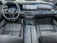 Gebraucht BMW 740 M Sport 286 PS (210 kW) 2025 Schwarz Limousine
