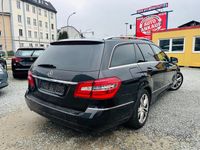 Gebraucht Mercedes E200 184 PS (135 kW) 2010 Schwarz Kombi