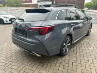 Neu Toyota Corolla Hybrid 179 PS (131 kW) 2026 Grau Kombi