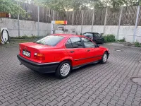 Gebraucht BMW 316 101 PS (74 kW) 1992 Rot Limousine