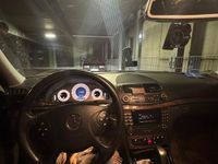 Gebraucht Mercedes E220 150 PS (110 kW) 2005 Silber Limousine